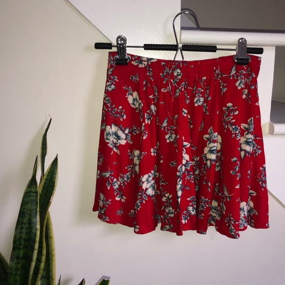 Forever 21 Red Floral Crop Top & Skirt - Picture 3 of 8